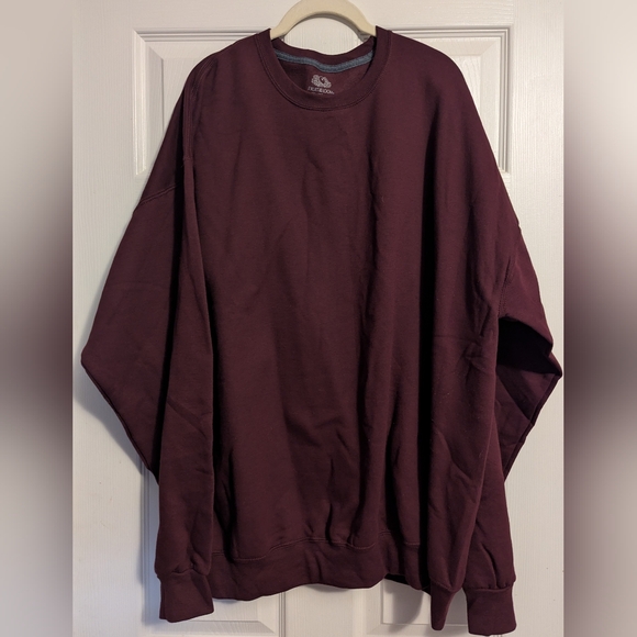 Fruit of the Loom Other - Fruit of the Loom Maroon Sweatshirt NIP